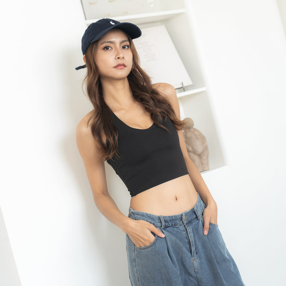 Omn Studio 掛脖扭結美背運動 Bra Top |黑